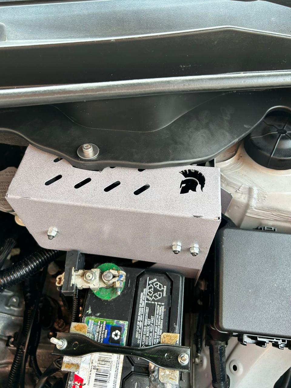 Protección de acero calibre 18 con ventilación